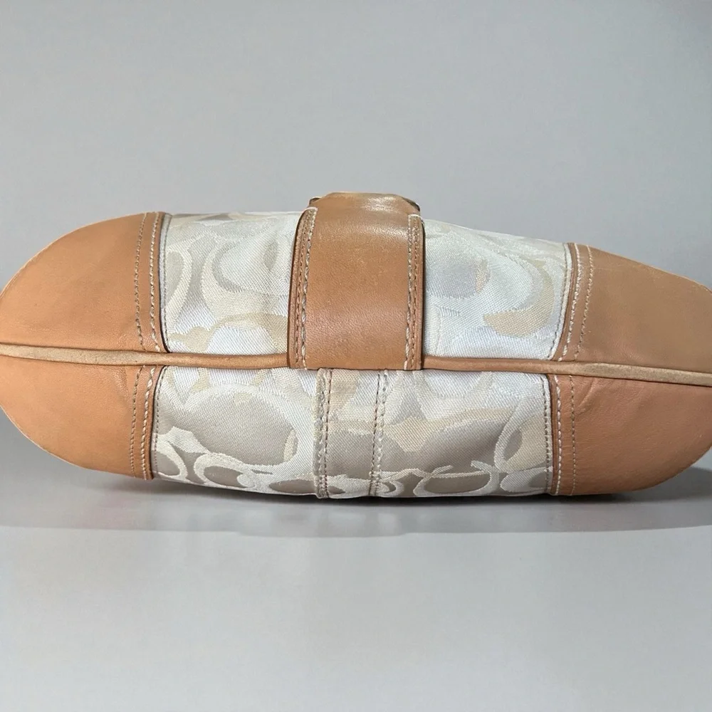 COACH Hamptons Signature Jacquard Hobo Beige Cream w Tan Leather, L0768-11811 - Picture 11 of 12